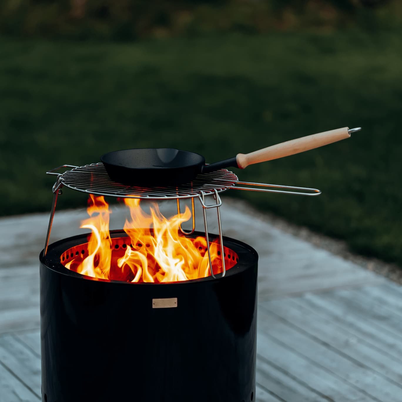 Set: Senja Pluss + Deckel + Grillrost + Funkenschutz